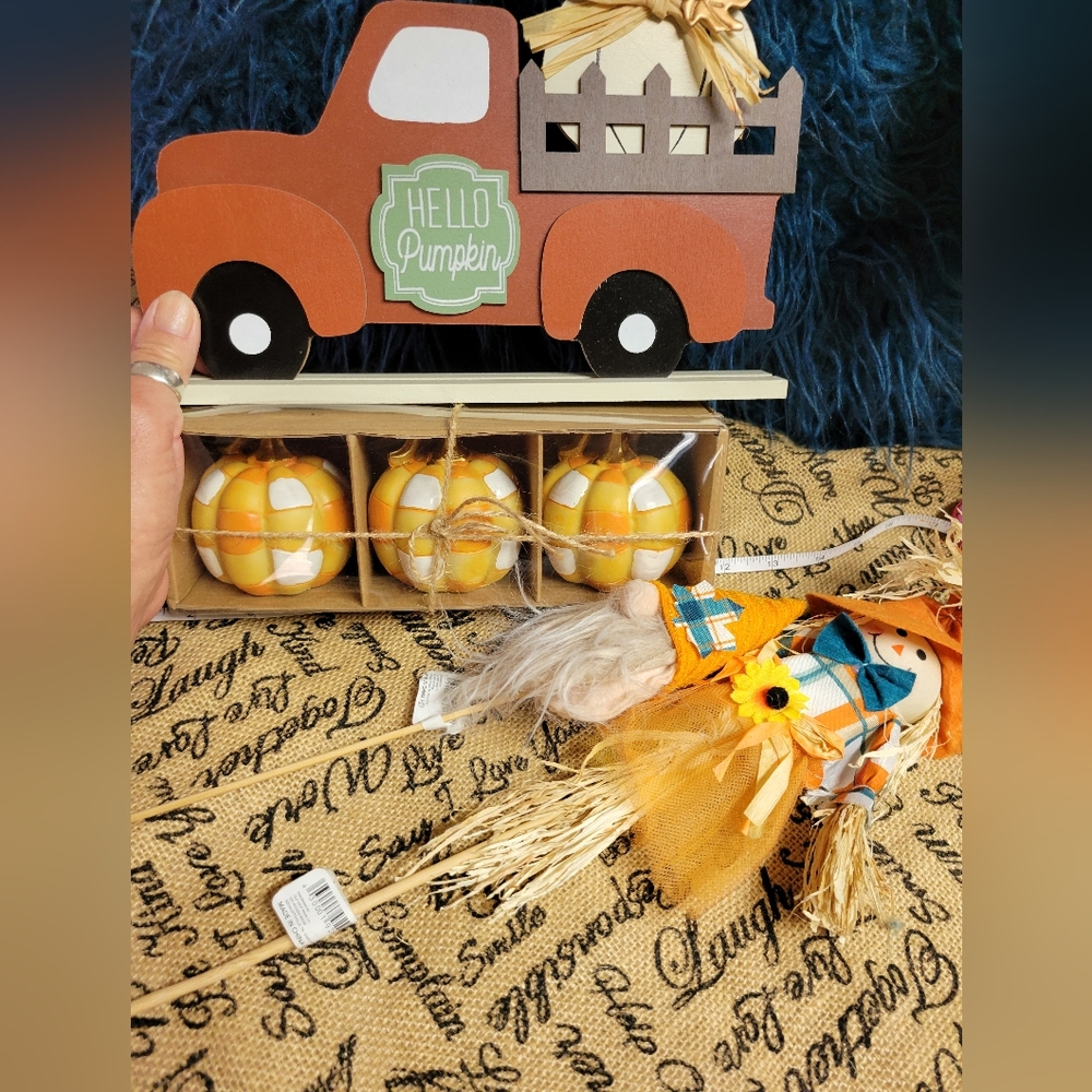 Lot of 4 Fall decorations box of 3 pumpkins, 2 plant stakes truck